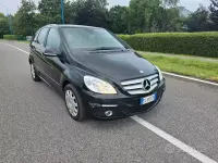 Usata Mercedes B180 Chrome 109 CV (80 kW) 2011 Nero Utilitaria
