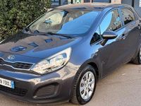 Usata Kia Rio EX 90 CV (66 kW) 2012 Grigio Berlina