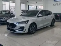 Usado Ford Focus ST-Line 115 HP (84 kW) 2025 Cinzento Sedan