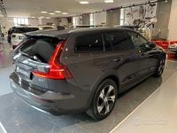 Usata Volvo V60 CC Ultimate 197 CV (144 kW) 2023 Grigio Station wagon