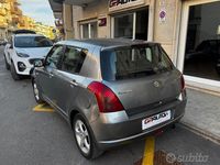 Usata Suzuki Swift GL 70 CV (51 kW) 2007 Argento Berlina