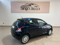 Usata Lancia Ypsilon Gold 69 CV (50 kW) 2017 Blu/azzurro Utilitaria