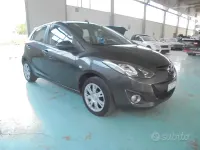 Usata Mazda 2 Energy 75 CV (55 kW) 2014 Grigio Berlina