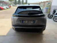 Usata Peugeot 2008 101 CV (74 kW) 2024 Grigio SUV