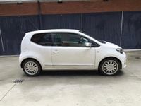Usata VW up! high up! 75 CV (55 kW) 2012 Bianco pastello Utilitaria