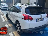 Usata Peugeot 2008 Allure 100 CV (73 kW) 2015 Bianco SUV
