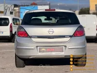 Käytetty Opel Astra Enjoy 90 HP (66 kW) 2010 Harmaa Sedan