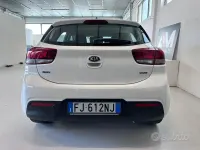 Usata Kia Rio Active 77 CV (56 kW) 2018 Bianco Berlina