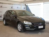 Usata Volvo V60 Kinetic 115 CV (84 kW) 2015 Nero Station wagon