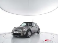 Usata Mini ONE 102 CV (75 kW) 2013 Oro Utilitaria