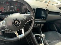 Usata Renault Clio V 86 CV (63 kW) 2022 Grigio Berlina