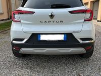 Usata Renault Captur Techno 100 CV (73 kW) 2023 Bianco SUV