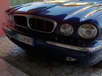 Usata Jaguar XJ8 258 CV (189 kW) 2003 Blu Berlina