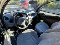 Begagnad Ford Ka 60 HK (44 kW) 1998 Grå Halvkombi