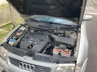 Usata Audi A3 110 CV (80 kW) 2000 Argento Utilitaria