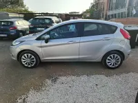 Usata Ford Fiesta 82 CV (60 kW) 2011 Grigio