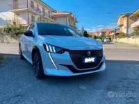 Usata Peugeot 208 GT-line 102 CV (75 kW) 2019 Bianco Utilitaria