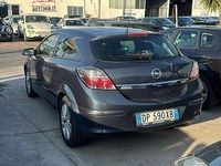 Usata Opel Astra GTC Enjoy 90 CV (66 kW) 2009 Grigio Berlina