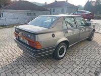 Usata Alfa Romeo 75 148 CV (108 kW) 1988 Grigio Berlina