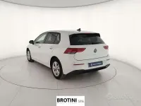 Usata VW Golf VIII Life 131 CV (96 kW) 2022 Bianco Berlina