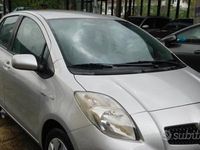 Usata Toyota Yaris 90 CV (66 kW) 2008 Grigio Utilitaria