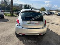 Usata Lancia Ypsilon Platinum 69 CV (50 kW) 2016 Argento Utilitaria
