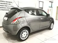 Usata Lancia Ypsilon Silver 69 CV (50 kW) 2016 Grigio Utilitaria