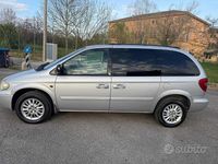 Usata Chrysler Voyager 150 CV (110 kW) 2006 Grigio Monovolume