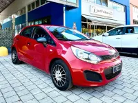 Usata Kia Rio 85 CV (62 kW) 2012 Rosso Berlina