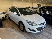 Usata Opel Astra Cosmo 110 CV (80 kW) 2013 Bianco Station wagon