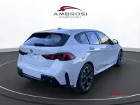 Nuova BMW 118 M Sport 150 CV (110 kW) 2026 Alpin white pastello Utilitaria