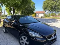 Usata Volvo V40 Momentum 120 CV (88 kW) 2017 Berlina