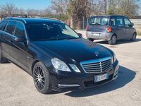 Usata Mercedes E350 260 CV (191 kW) 2010 Nero Berlina