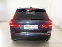 Usata Volvo XC60 Momentum 197 CV (144 kW) 2021 Denim blue (metallizzato) SUV
