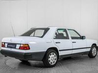 Usata Mercedes 200 105 CV (77 kW) 1986 Bianco Berlina