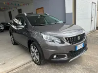 Usata Peugeot 2008 GT-line 99 CV (72 kW) 2017 Grigio SUV