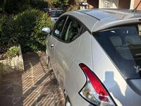 Usata Lancia Ypsilon 69 CV (50 kW) 2015 Argento Utilitaria