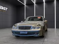 Usata Mercedes C220 Elegance 150 CV (110 kW) 2004 Grigio Berlina