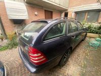 Usata Mercedes C220 143 CV (105 kW) 2003 Blu Station wagon
