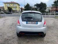 Usata Lancia Ypsilon 69 CV (50 kW) 2015 Grigio Utilitaria