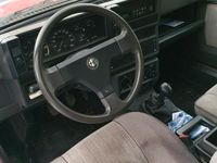 Usata Alfa Romeo 75 105 CV (77 kW) 1991 Rosso Berlina