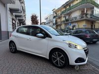 Usata Peugeot 208 Allure 82 CV (60 kW) 2017 Bianco Utilitaria