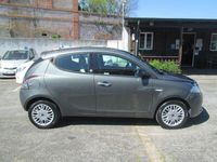 Usata Lancia Ypsilon Gold 69 CV (50 kW) 2017 Grigio scuro metallizzato Utilitaria