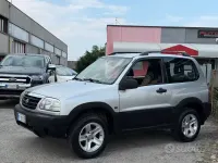 Usata Suzuki Grand Vitara 94 CV (69 kW) 2005 Grigio SUV