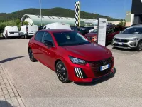 Usata Peugeot 208 Allure 101 CV (74 kW) 2025 Rosso Utilitaria