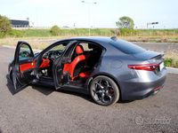 Käytetty Alfa Romeo Giulia Veloce 210 HP (154 kW) 2019 Harmaa Sedan