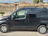 Usata Peugeot Bipper Outdoor 75 CV (55 kW) 2015 Nero Monovolume
