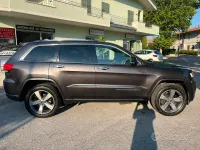 Usata Jeep Grand Cherokee Overland 250 CV (183 kW) 2014 Grigio SUV