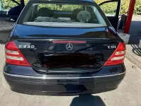 Usata Mercedes C200 95 CV (69 kW) 2003 Nero Berlina