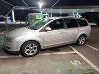Usata Ford Focus Style 100 CV (73 kW) 2007 Grigio Station wagon